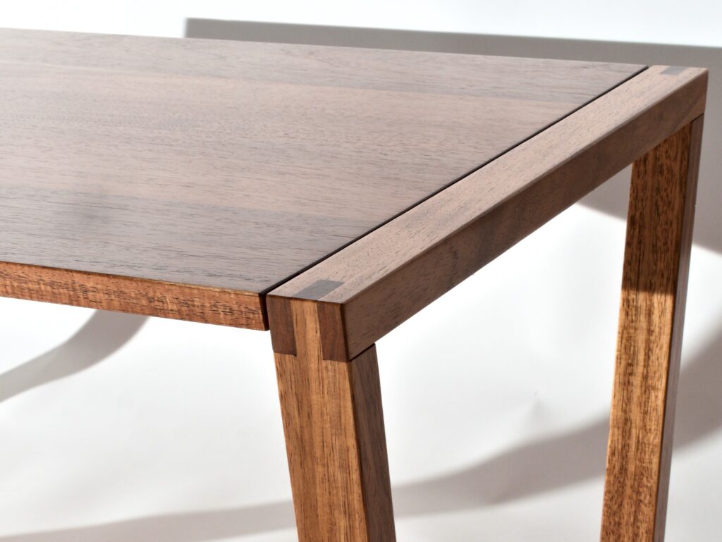 Iridis Coffee Table Bridle Prismatic Joints