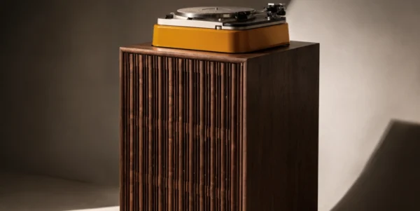 Motu Hifi Audiophile Cabinet With Thorens Turntable Profil